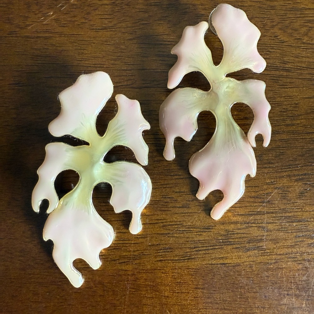Kendra Scott Blush Pink Leaf Earrings